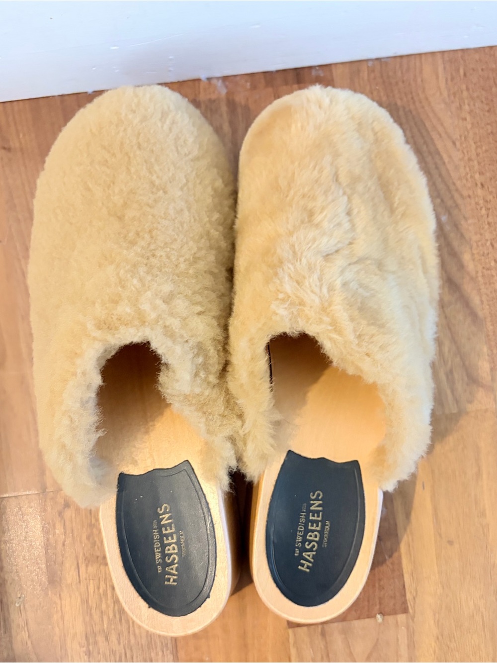 Swedish Hasbeens Cream Shearling Slide Mules Size 39